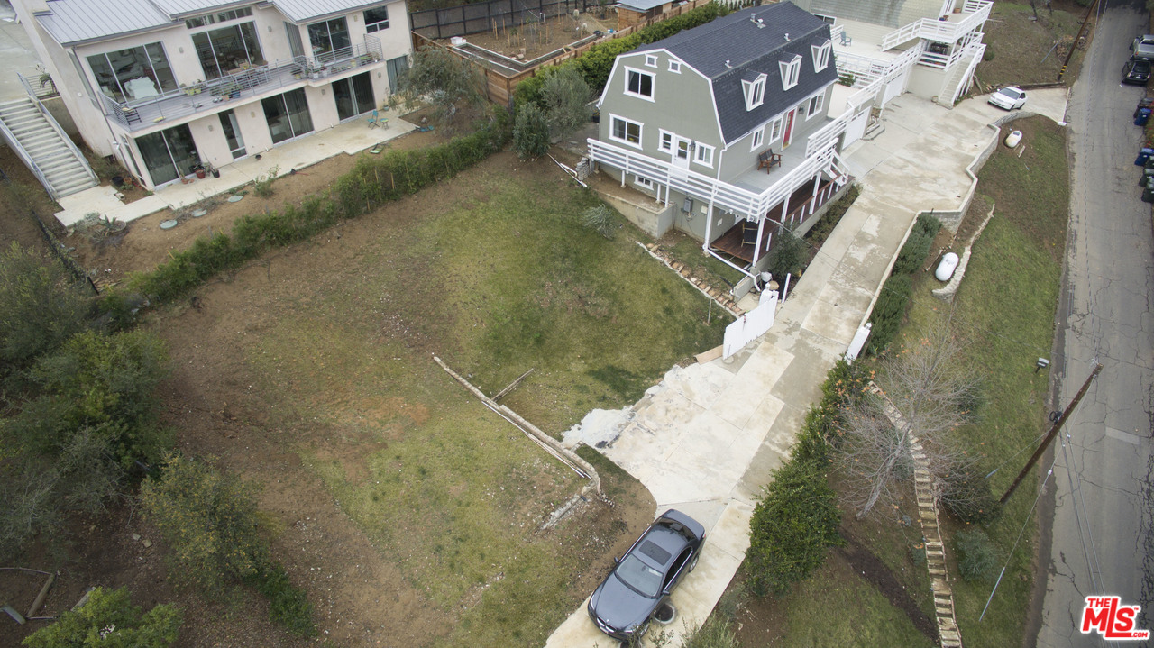 26258 Fairside Road Malibu, CA 90265 - Photo 38 of 46 a view of buildings