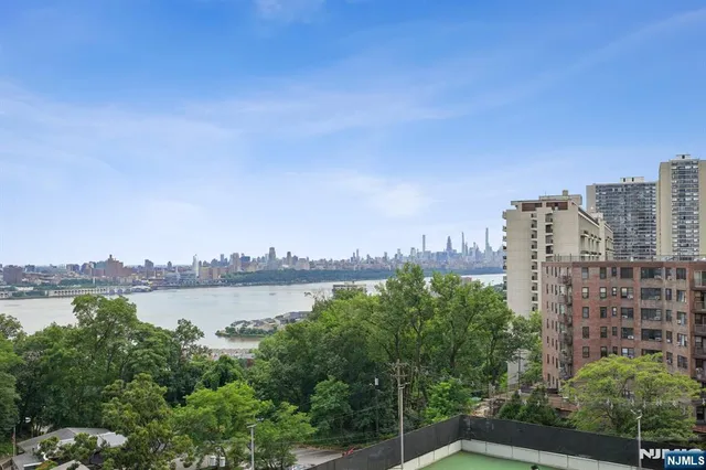 $899,000 | 1500 Palisade Avenue, Unit 6C, Fort Lee, NJ 07024