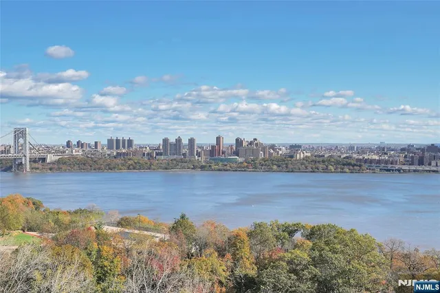 $899,000 | 1500 Palisade Avenue, Unit 6C, Fort Lee, NJ 07024