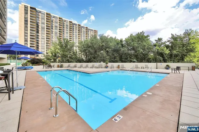 $899,000 | 1500 Palisade Avenue, Unit 6C, Fort Lee, NJ 07024