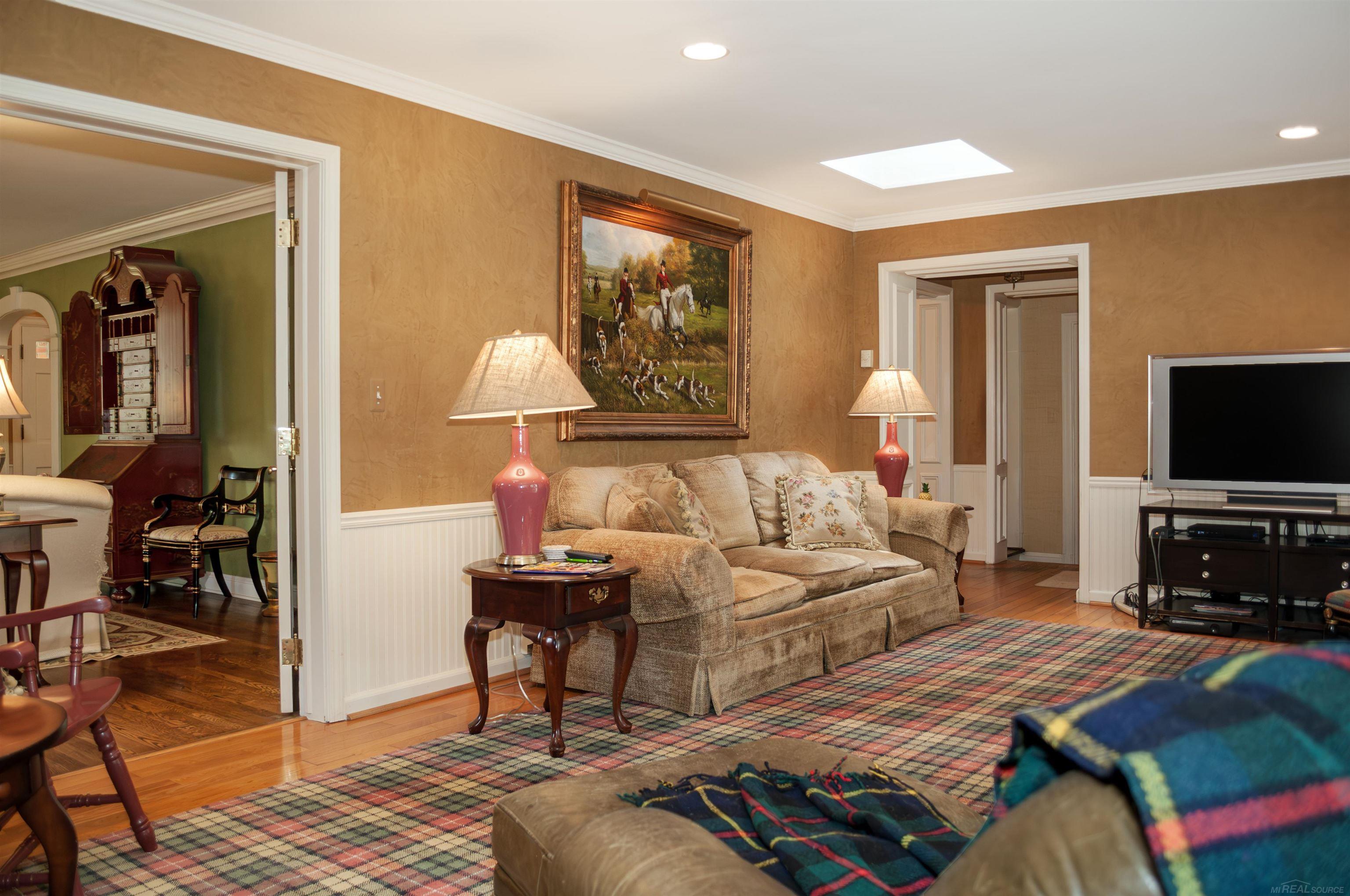 118 Moran Road Grosse Pointe, MI 48236 - Photo 16 of 76 50130609-FAF08101-9789-4FD8-9438-3FA44DFE07DB.JPG