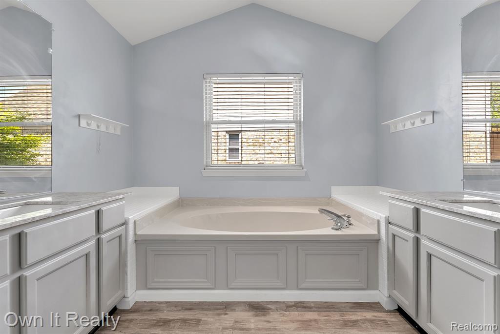 45693 Radnor Road Canton, MI 48187 - Photo 27 of 62