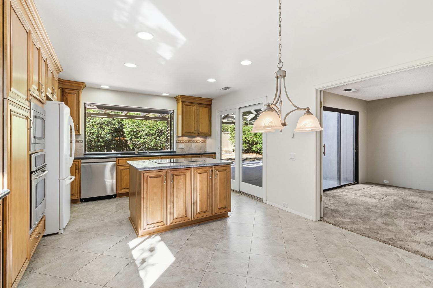 11368 Sutters Fort Way Gold River, CA 95670 - Photo 9 of 31