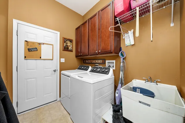 $450,000 | 3858 Kingsmill Drive, Elgin, IL 60124