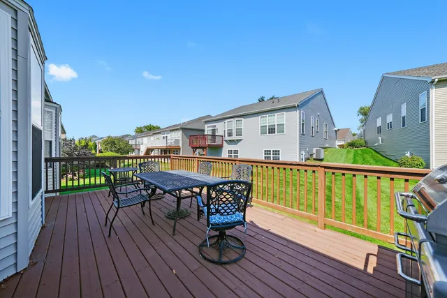 $450,000 | 3858 Kingsmill Drive, Elgin, IL 60124