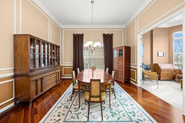 $450,000 | 3858 Kingsmill Drive, Elgin, IL 60124