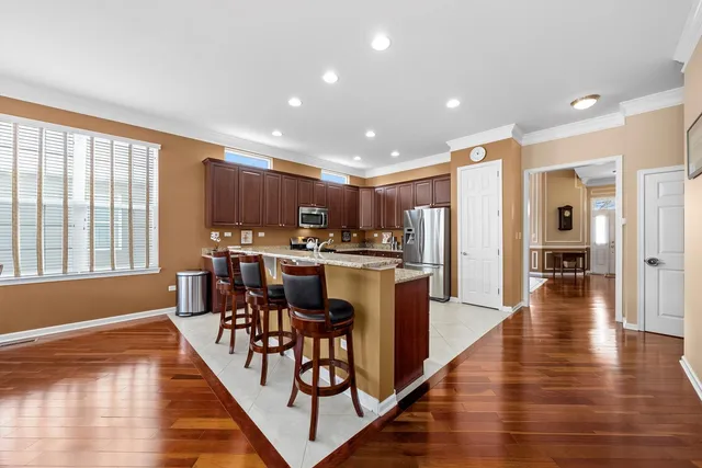 $450,000 | 3858 Kingsmill Drive, Elgin, IL 60124