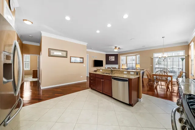 $450,000 | 3858 Kingsmill Drive, Elgin, IL 60124