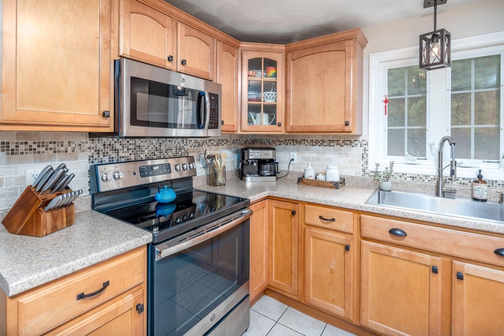 10 Navajo Road Worcester, MA 01606 - Photo 5 of 38 Gallery Image 5