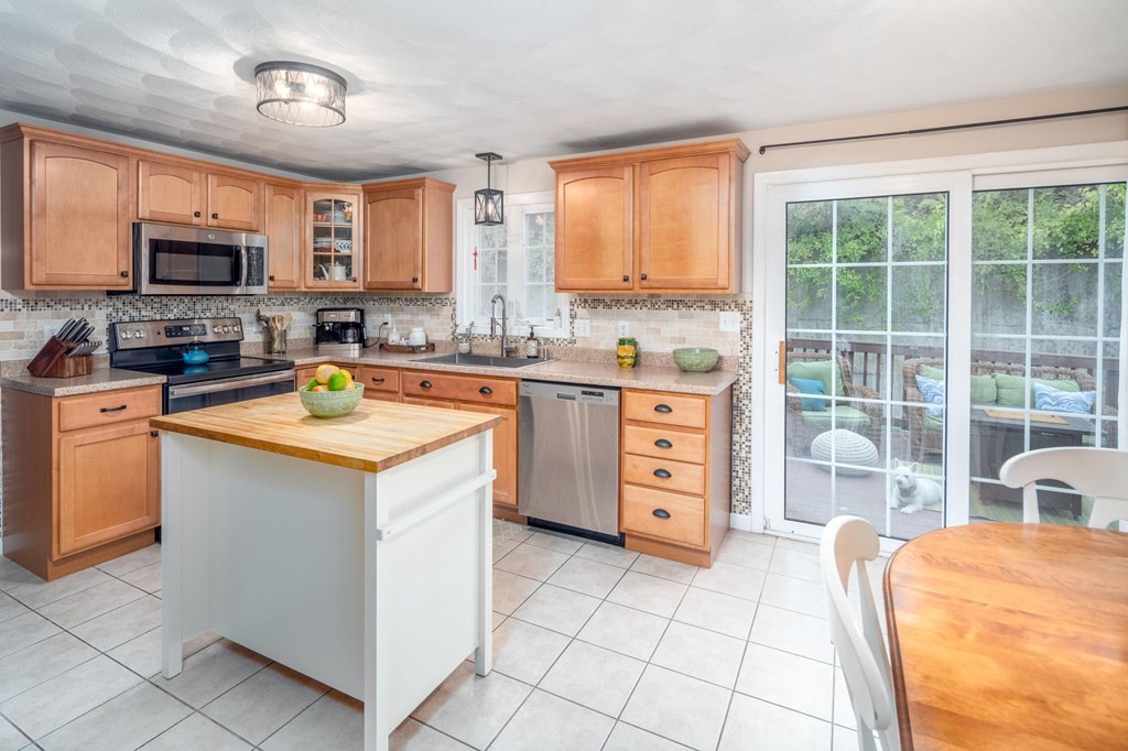 10 Navajo Road Worcester, MA 01606 - Photo 8 of 38 Gallery Image 8