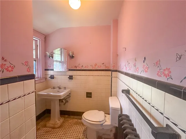 $399,000 | 16 Shaw Avenue, Johnston, RI 02919