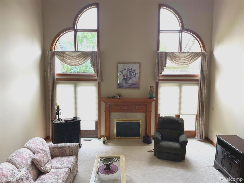 305 East Avon Road Rochester Hills, MI 48307 - Photo 9 of 25
