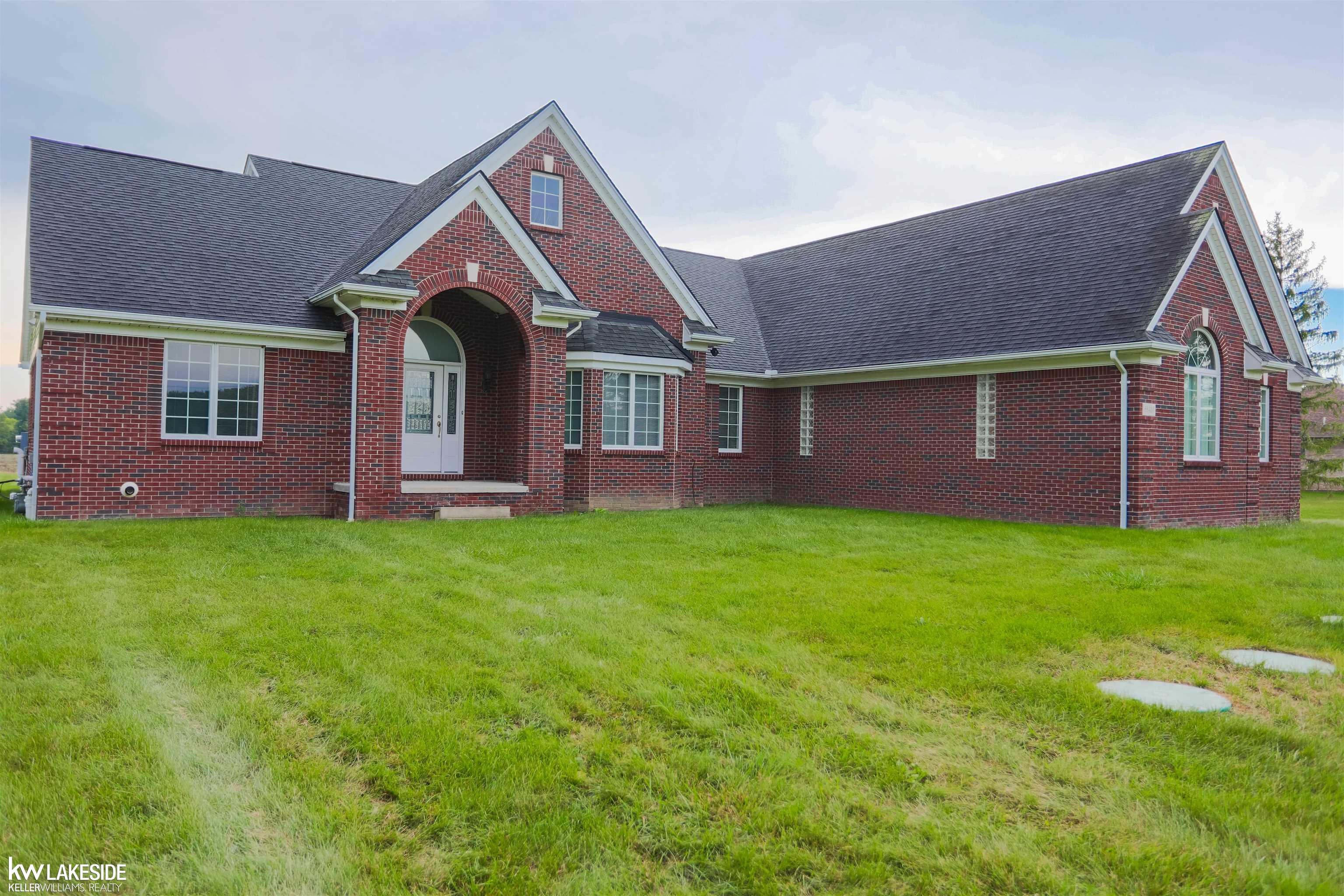 66400 Hartway Road Ray, MI 48096 - Photo 7 of 39 50090442-6.JPG