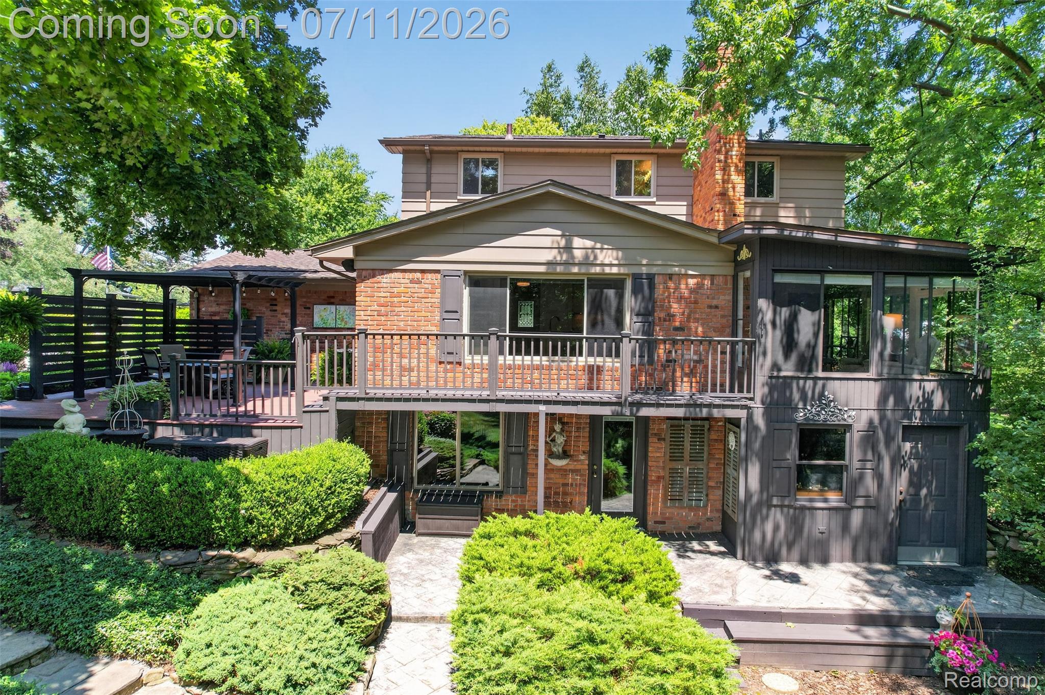 2125 Avoncrest Drive Rochester, MI 48309 - Photo 38 of 41 DJI_0712.jpg