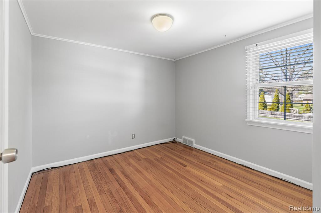 1626 Graefield Road Birmingham, MI 48009 - Photo 11 of 24