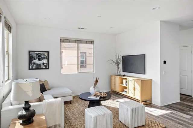 $850,000 | 1267 Via Lucero, Oceanside, CA 92056