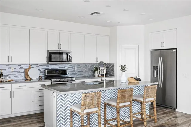 $850,000 | 1267 Via Lucero, Oceanside, CA 92056