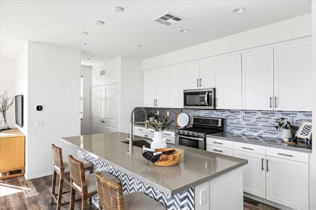 1267 Via Lucero Oceanside, CA 92056 - Photo 8 of 16