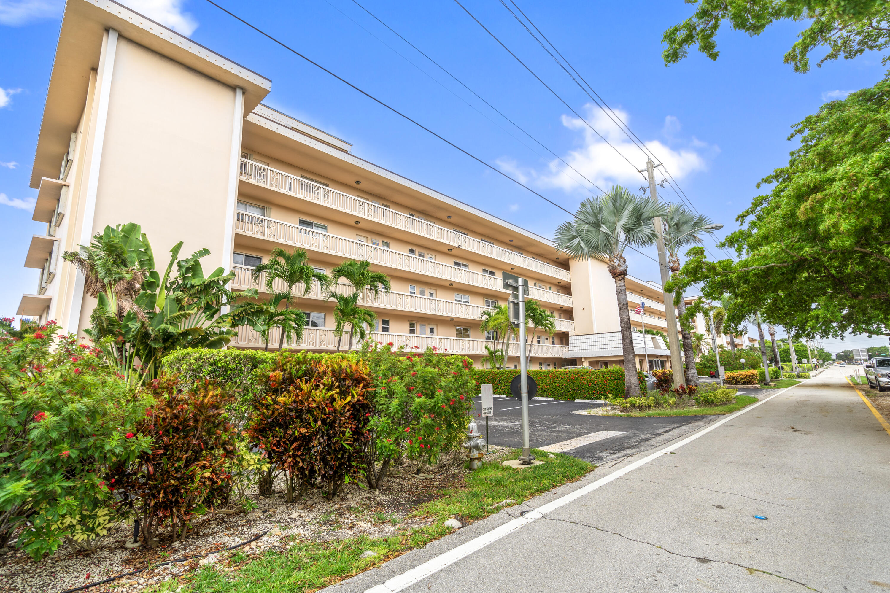 750 Northeast Spanish River Boulevard, Unit 2040 Boca Raton, FL 33431 - Photo 39 of 40 a view of a building