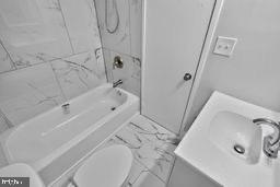 2006 Headlands Circle Reston, VA 20191 - Photo 7 of 15