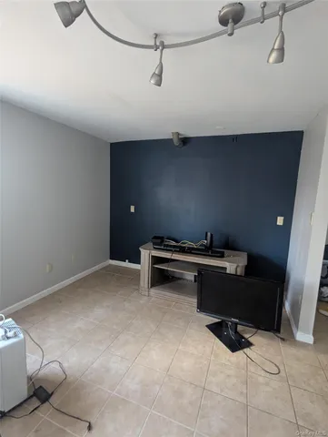 $2,800 | 131 Shawanga Lodge Road, Bloomingburg, NY 12721