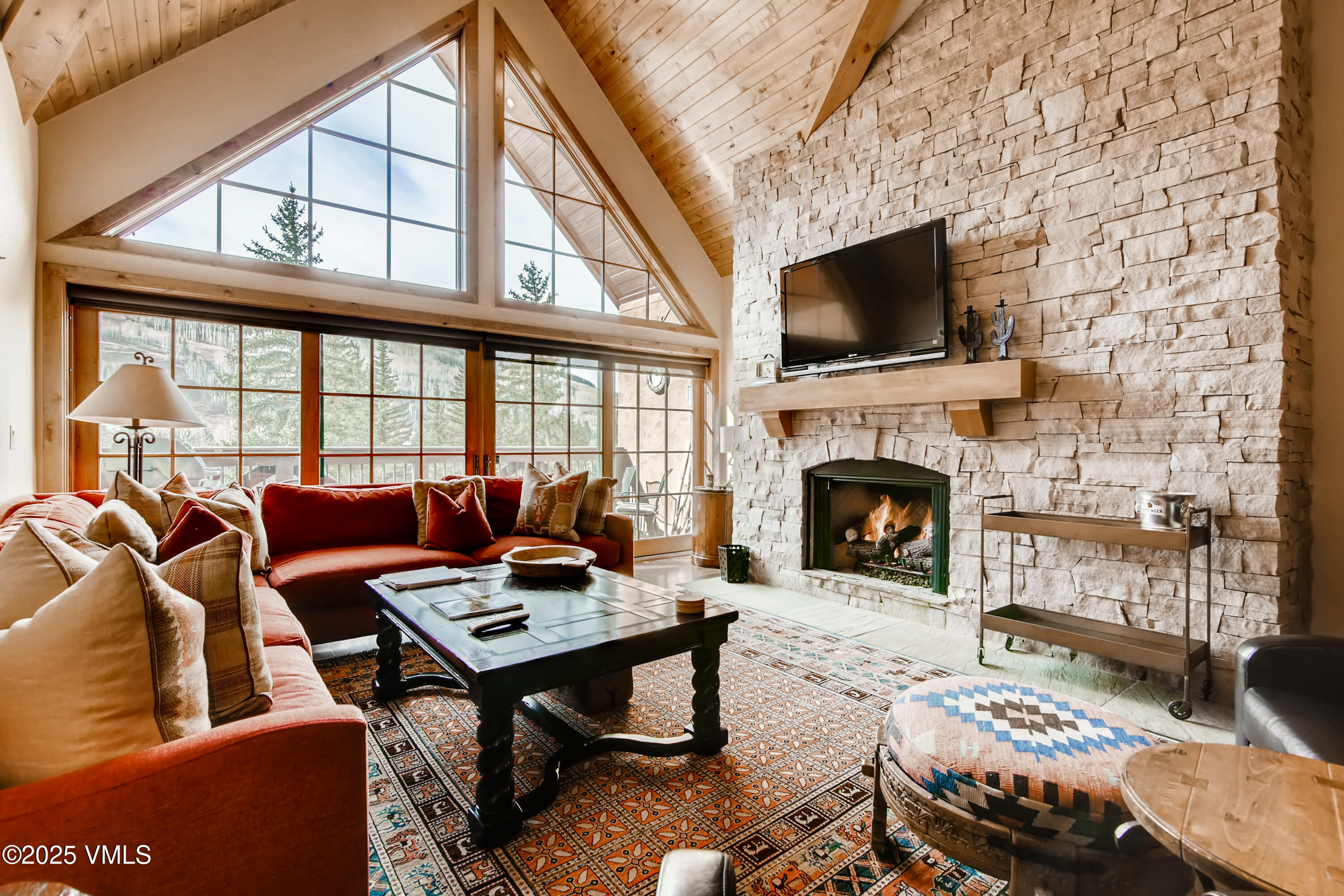 434 South Frontage Road East, Unit 403 Vail, CO 81657 - Photo 1 of 34 Great room