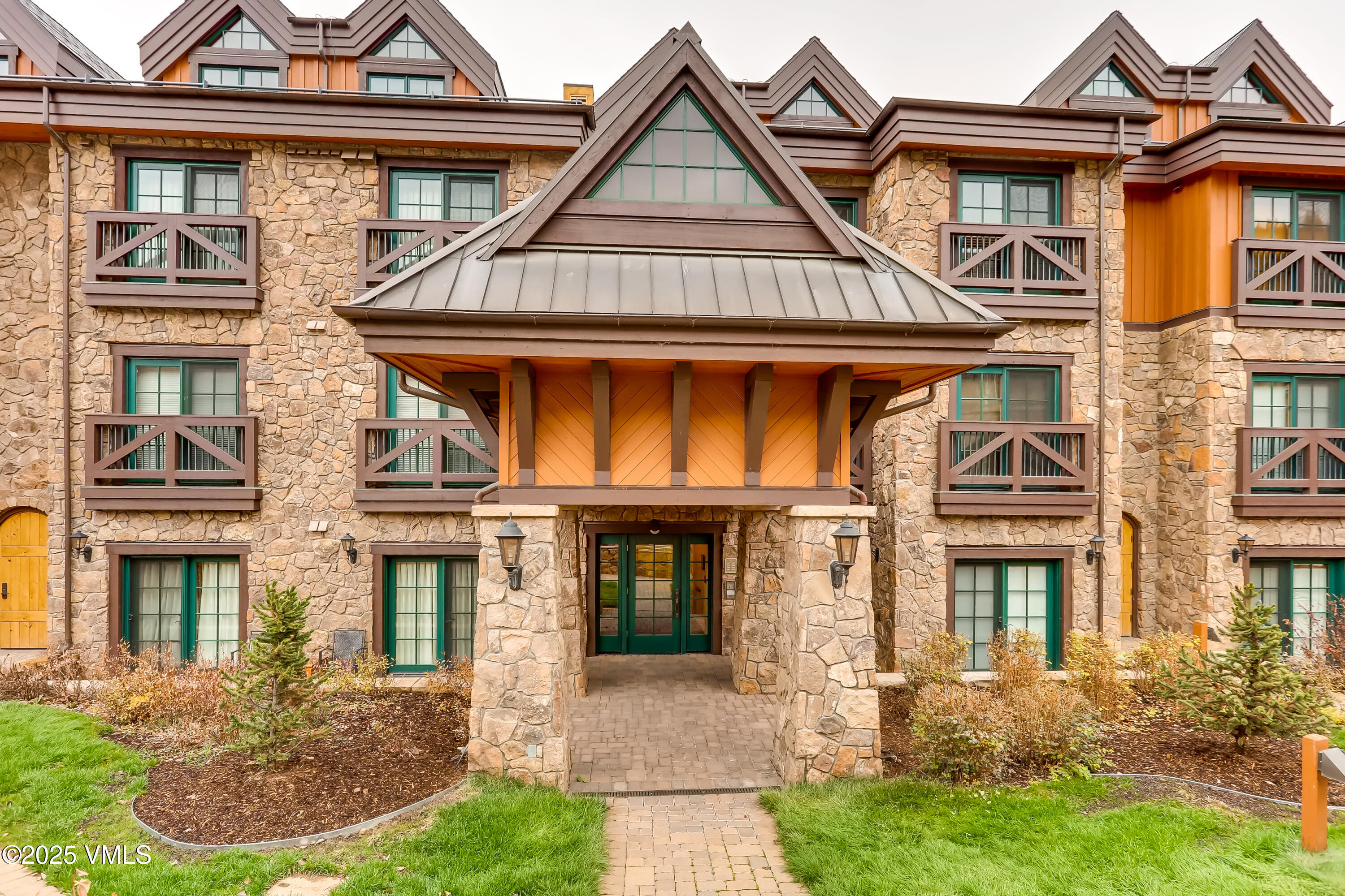 434 South Frontage Road East, Unit 403 Vail, CO 81657 - Photo 26 of 34 434 Frontage Road Apt 403 Vail-print-002