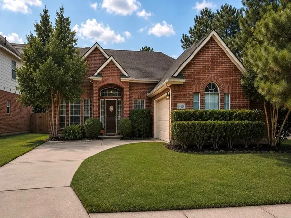 $2,600 | 19319 Imperial Hills Drive, Tomball, TX 77375