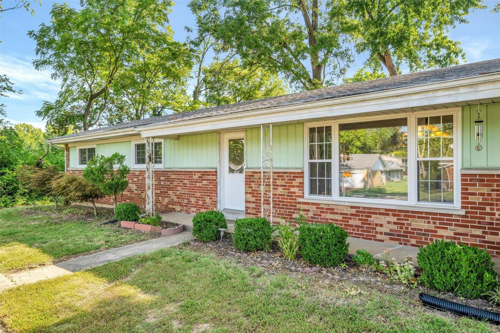 1402 Ross Avenue St. Louis, MO 63146 - Photo 6 of 53 Gallery Image 6