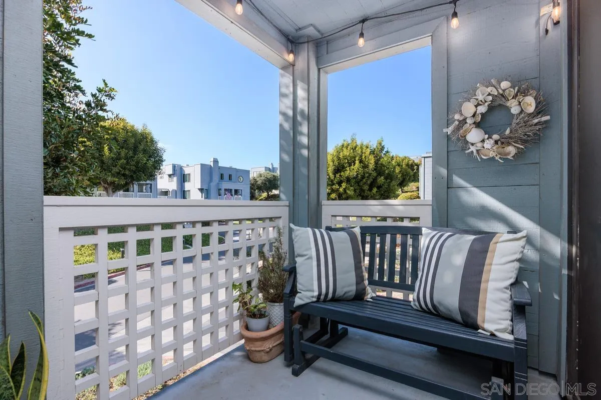 964 Intrepid Court Del Mar, CA 92014 - Photo 17 of 36