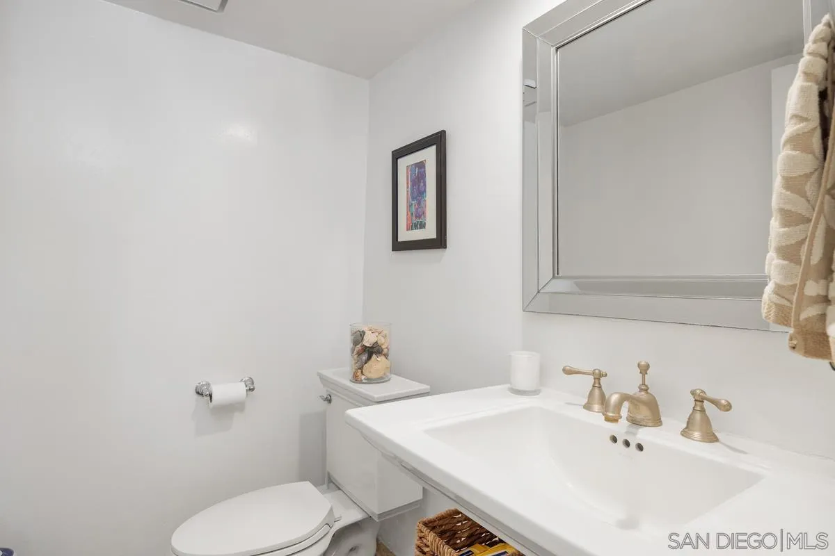 964 Intrepid Court Del Mar, CA 92014 - Photo 18 of 36