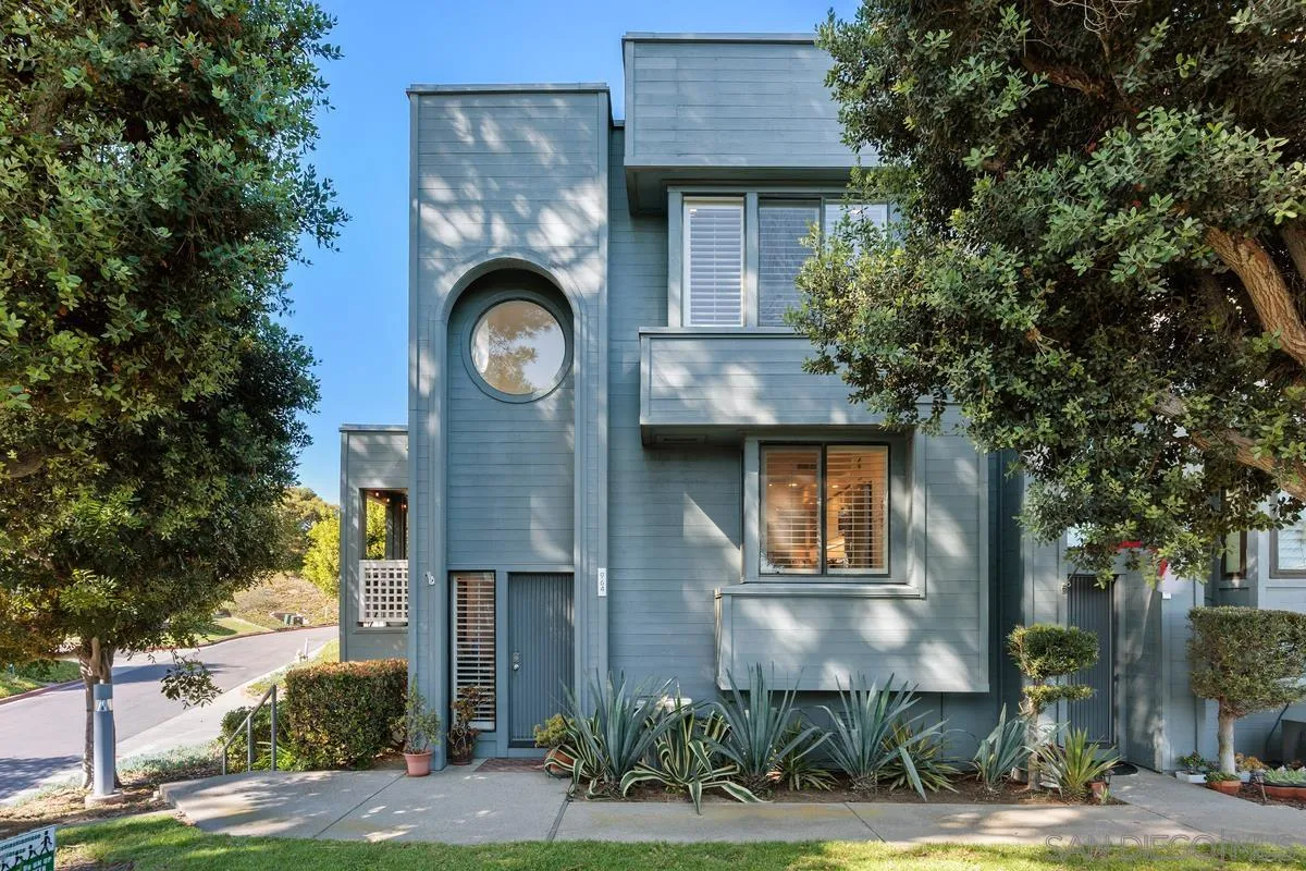 964 Intrepid Court Del Mar, CA 92014 - Photo 27 of 36