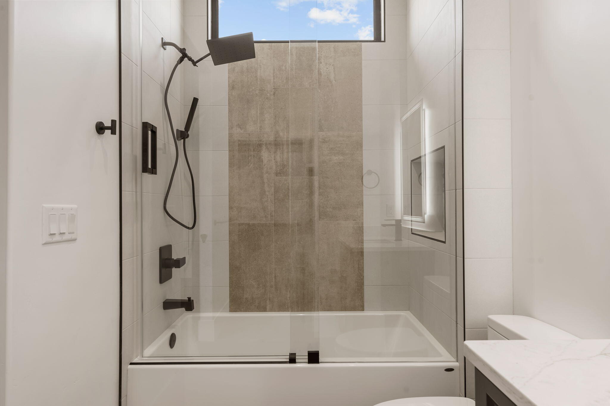 2885 East View Pointe Drive Washington, UT 84780 - Photo 60 of 99 Bedroom # 3 Walkin Bathroom & Closet with Tub & shower combo