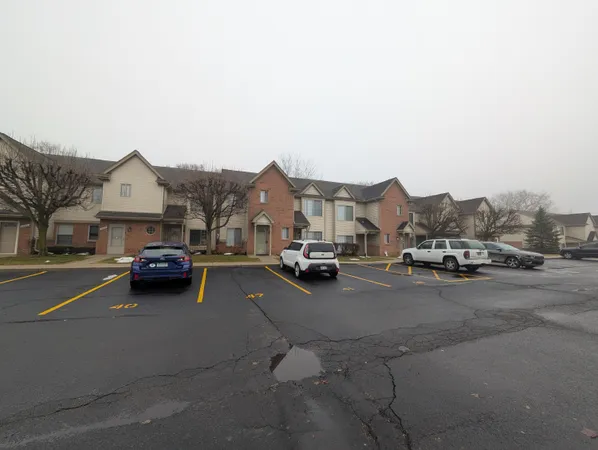 $1,500 | 41034 Rose Lane, Clinton Township, MI 48036