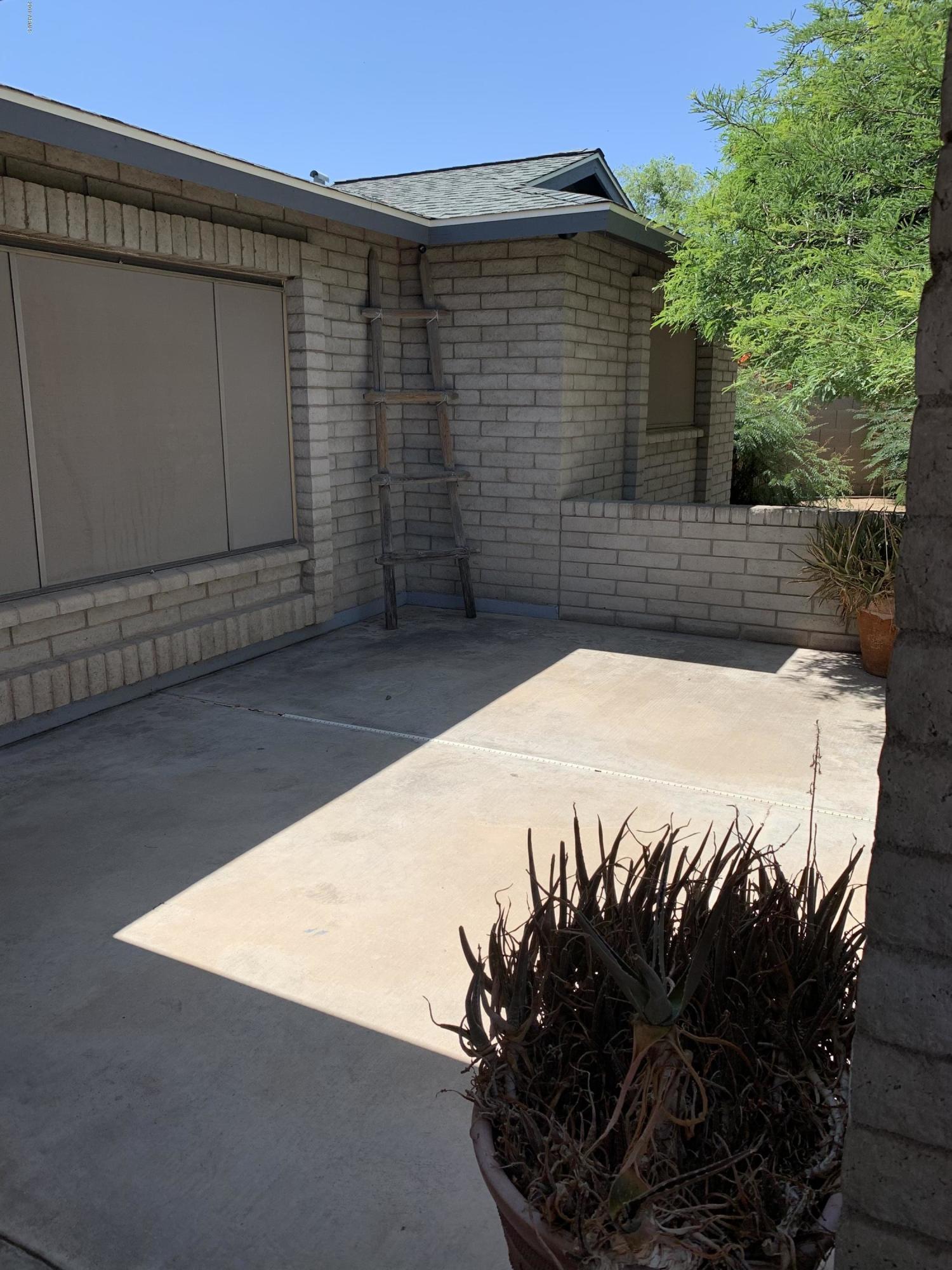 5633 West Redfield Road Glendale, AZ 85306 - Photo 4 of 43 7ED0ADBC-EBB0-4D29-B04A-A160F3EDA1B0