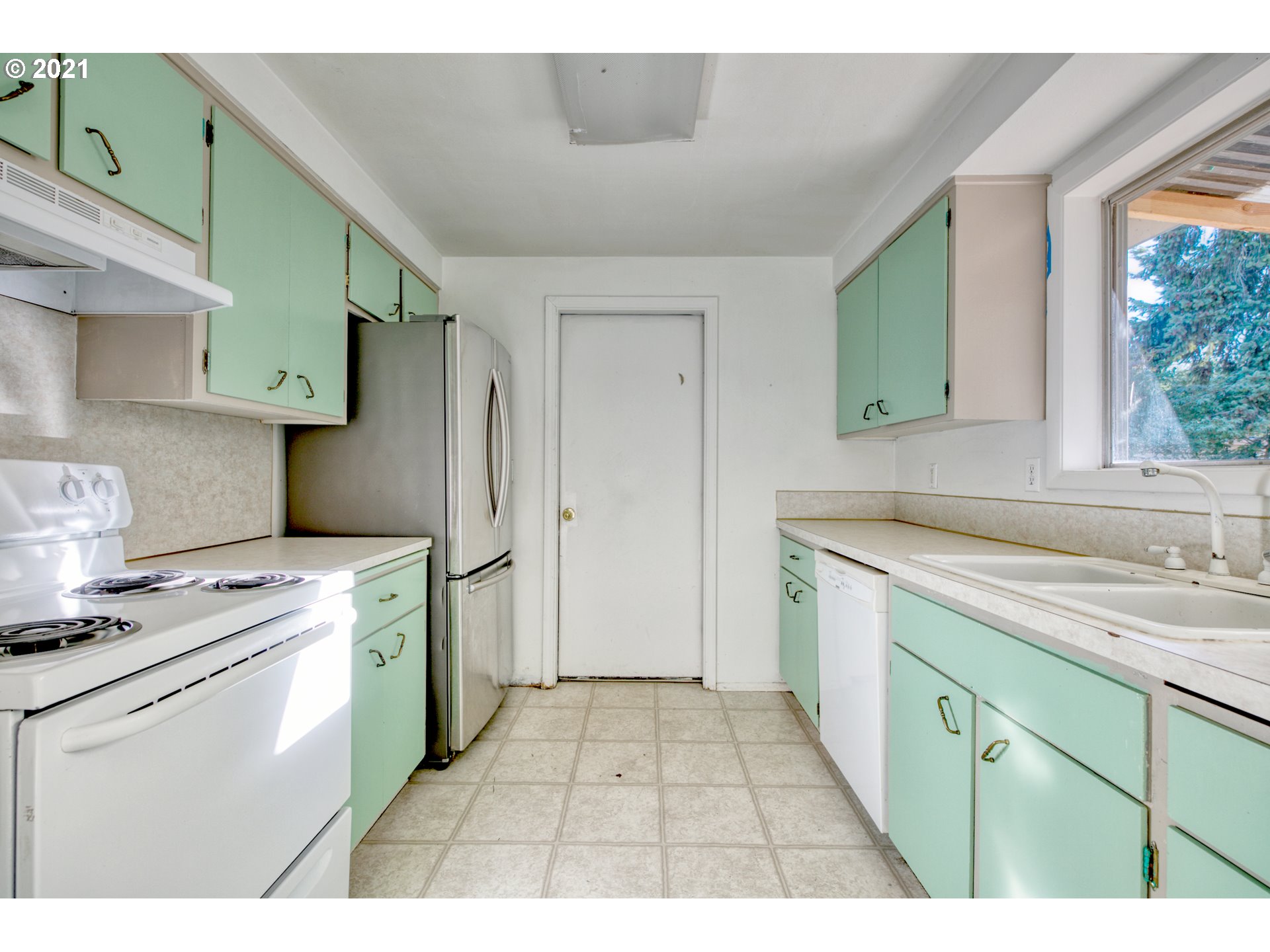 1370 1st Street Springfield, OR 97477 - Photo 12 of 28
