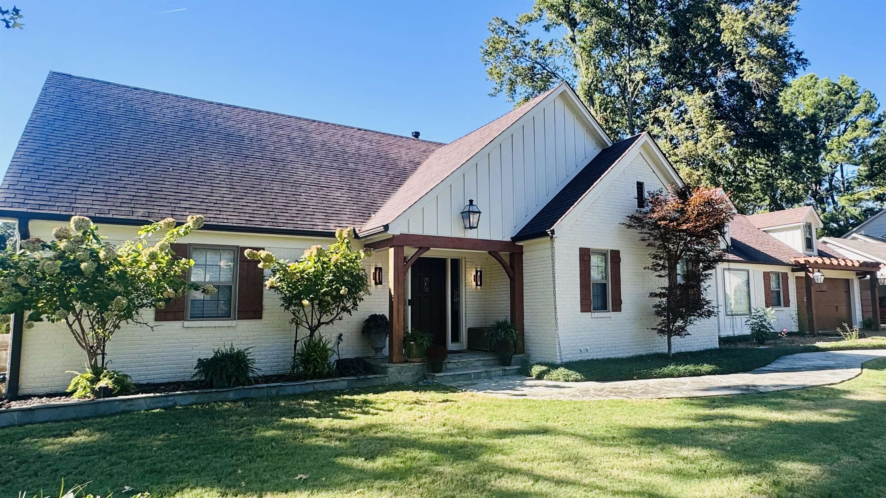 1911 Brierbrook Road Germantown, TN 38138 - Photo 1 of 26 Gallery Image 1