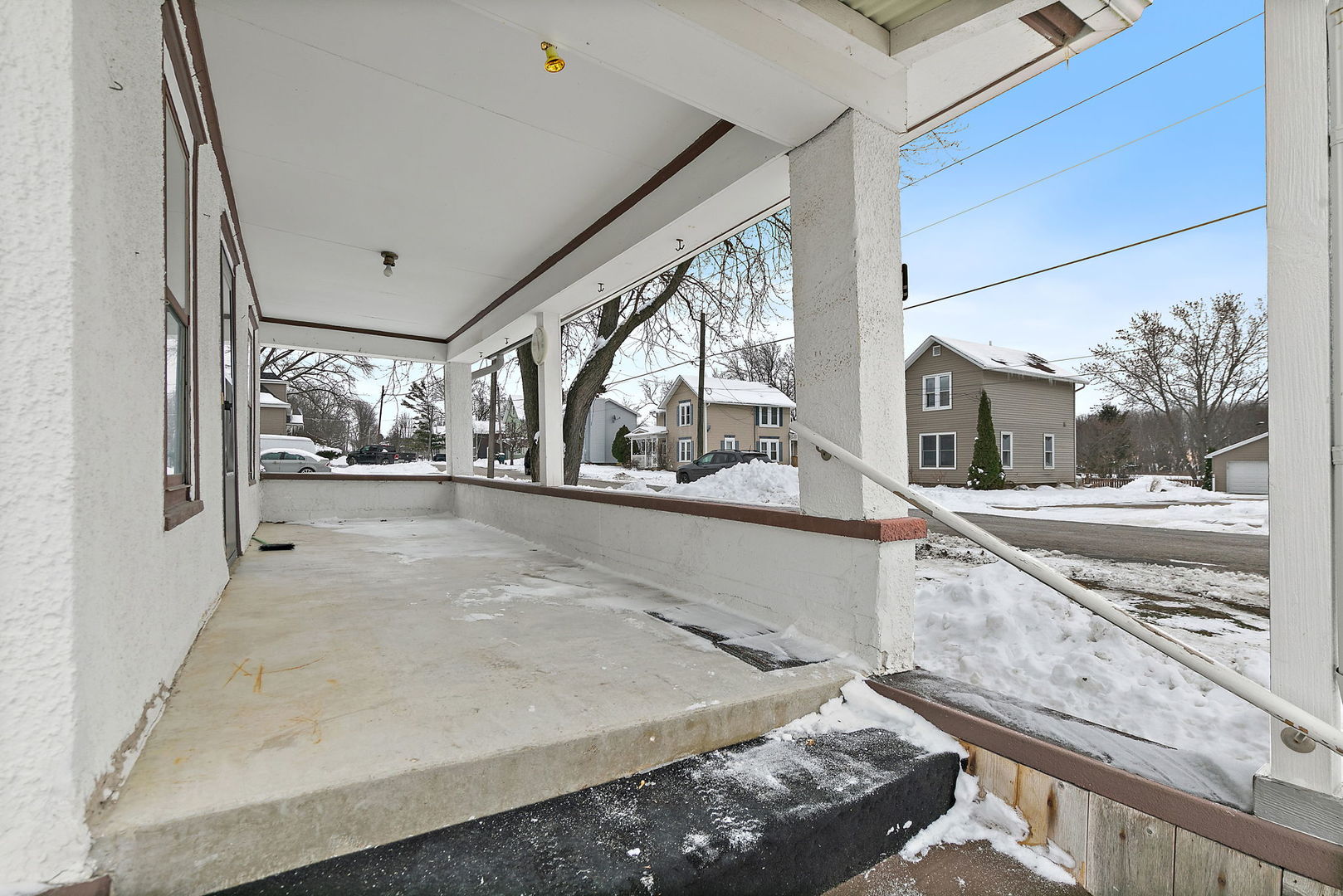 11824 Prairie Avenue Hebron, IL 60034 - Photo 4 of 22 a view of a kitchen with a large window and a kitchen view