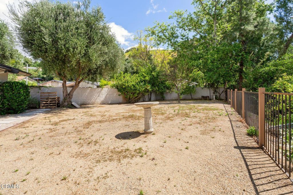 3907 United Road Agoura Hills, CA 91301 - Photo 26 of 34 a view of yard