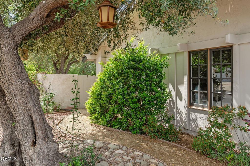 3907 United Road Agoura Hills, CA 91301 - Photo 31 of 34 front view of a house with a garden