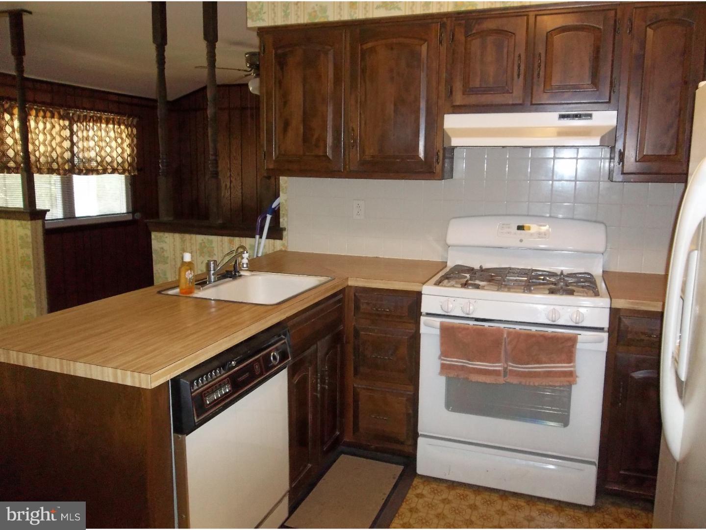 2151 Cooper Road Atco, NJ 08004 - Photo 7 of 25 Kitchen