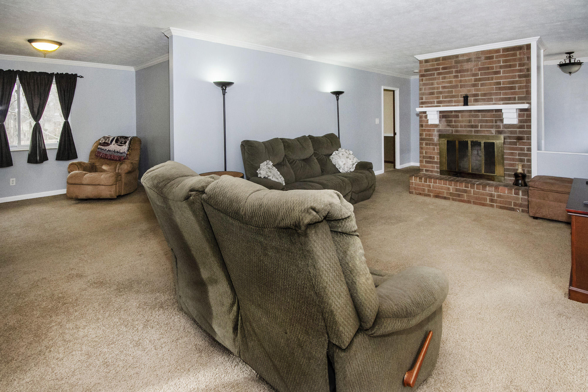 107 Montreal Lane Oak Ridge, TN 37830 - Photo 3 of 30 Living room
