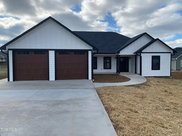 $459,900 | 120 Green Lawn Avenue, Greeneville, TN 37743