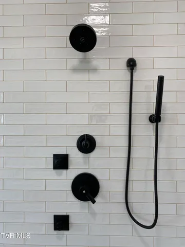 $459,900 | 120 Green Lawn Avenue, Greeneville, TN 37743