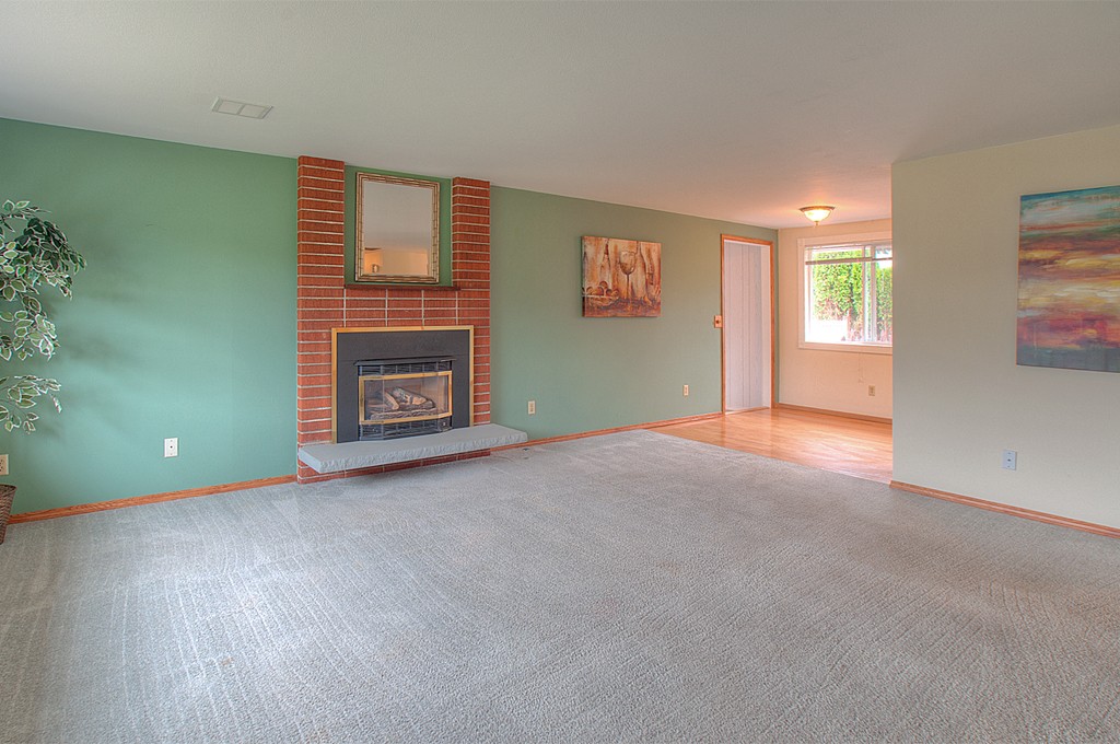 10426 Southeast 196th Street Renton, WA 98055 - Photo 3 of 18 Gallery Image 3