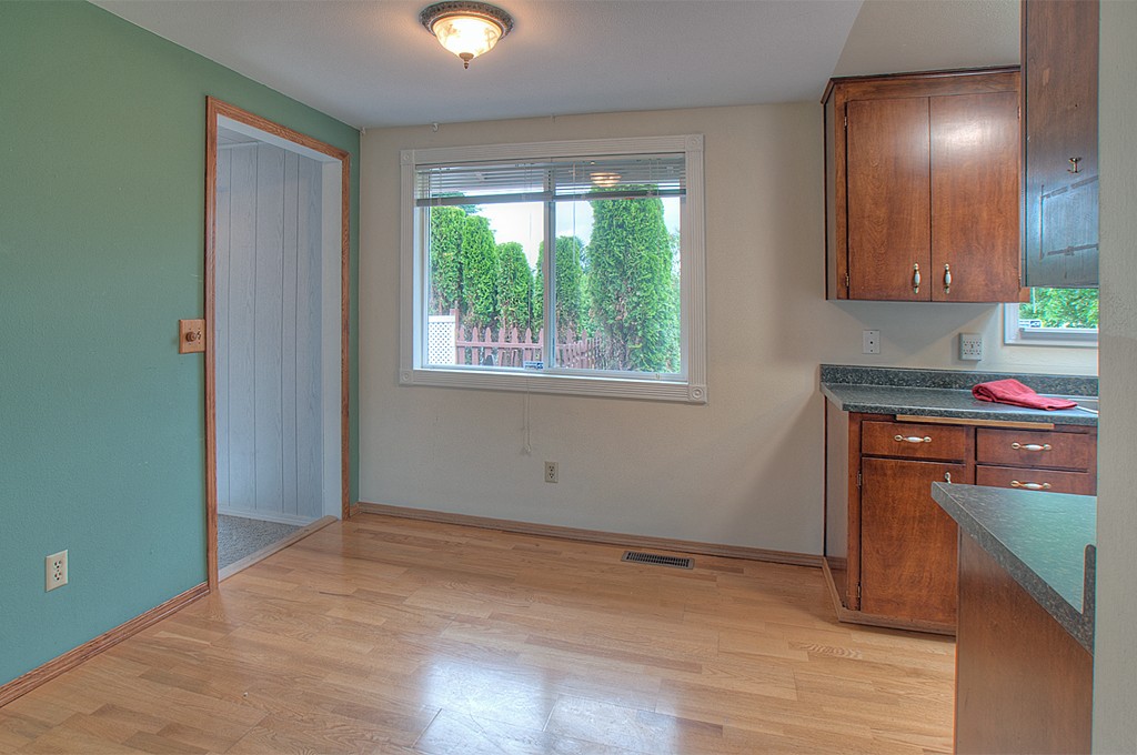 10426 Southeast 196th Street Renton, WA 98055 - Photo 4 of 18 Gallery Image 4