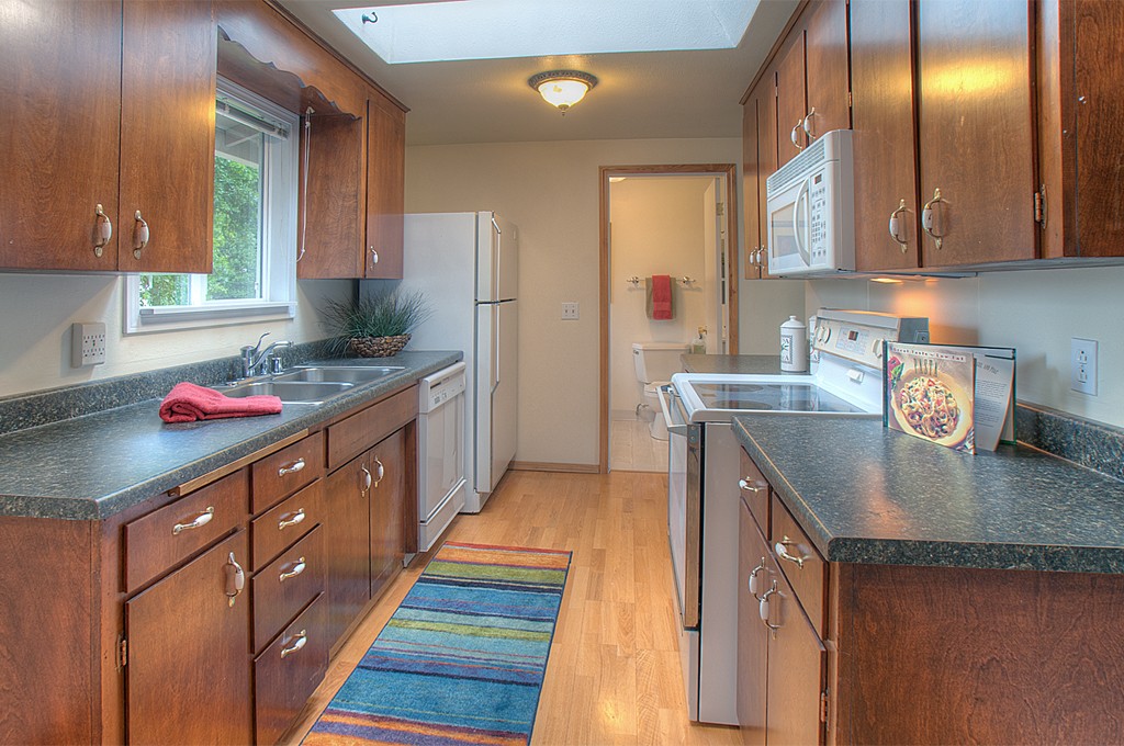 10426 Southeast 196th Street Renton, WA 98055 - Photo 5 of 18 Gallery Image 5