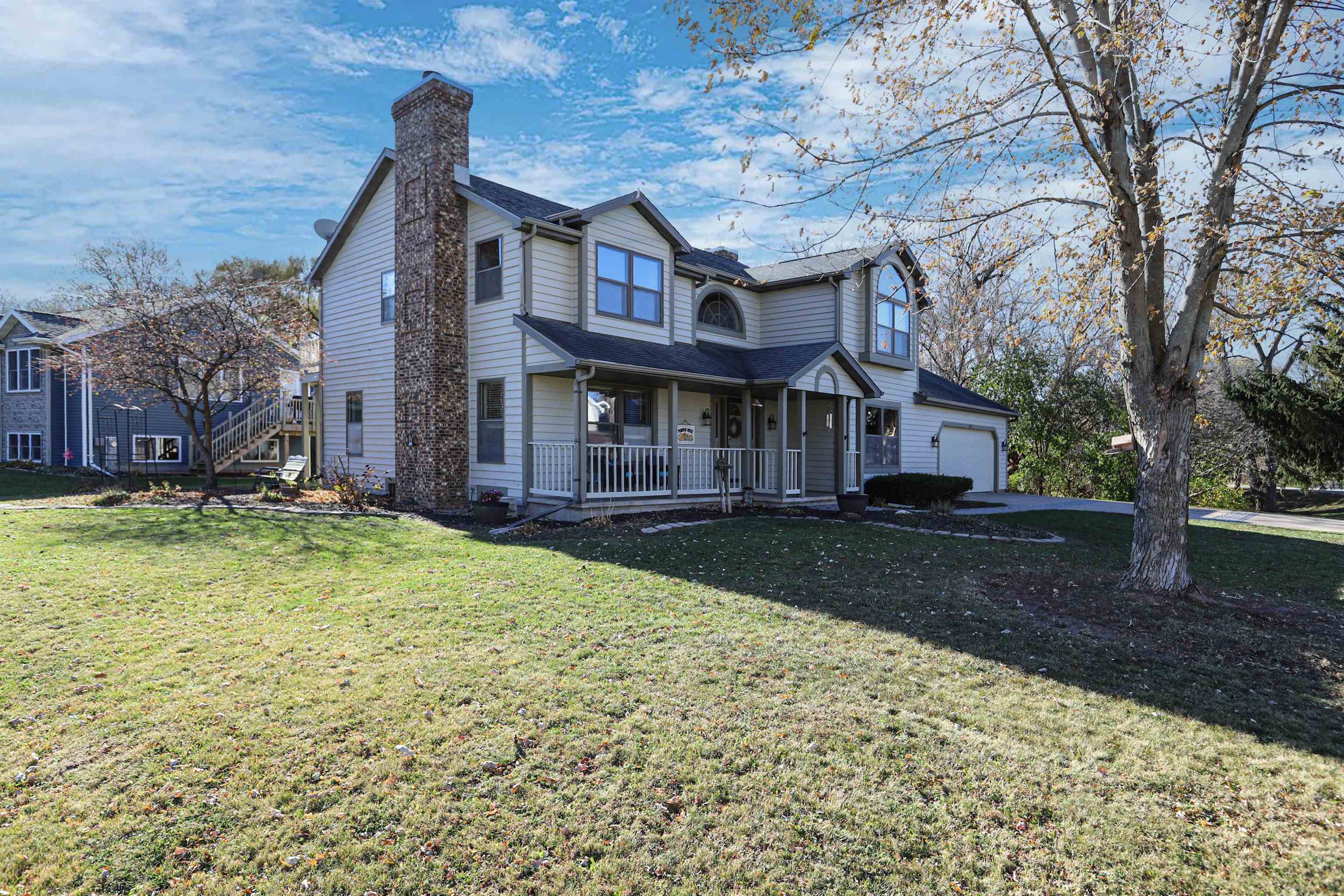 624 South Keller Park Drive Appleton, WI 54914 - Photo 2 of 55