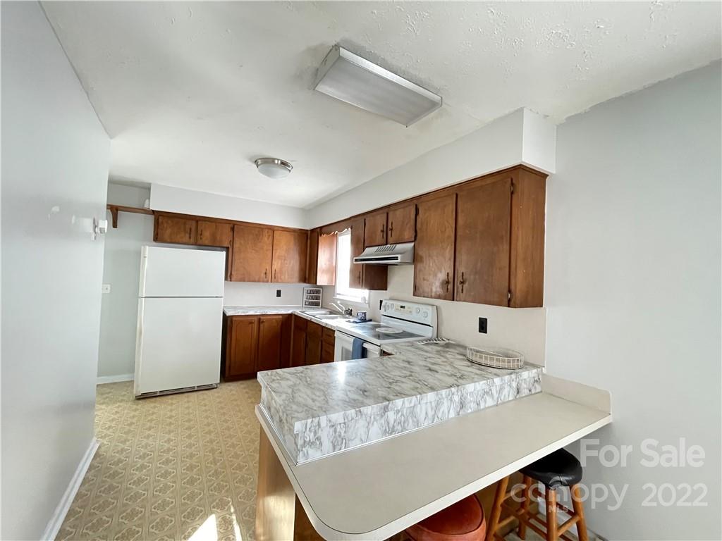 790 Reservoir Road Marion, NC 28752 - Photo 4 of 12 Gallery Image 4