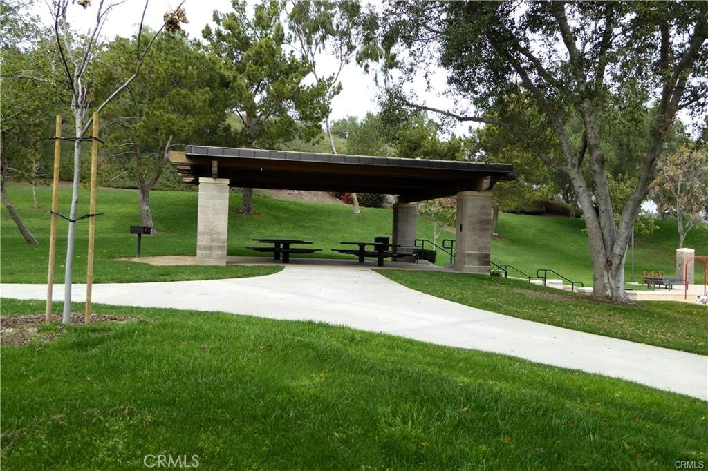 18922 Canyon Summit Lake Forest, CA 92679 - Photo 27 of 32 a view of a garden with a tree